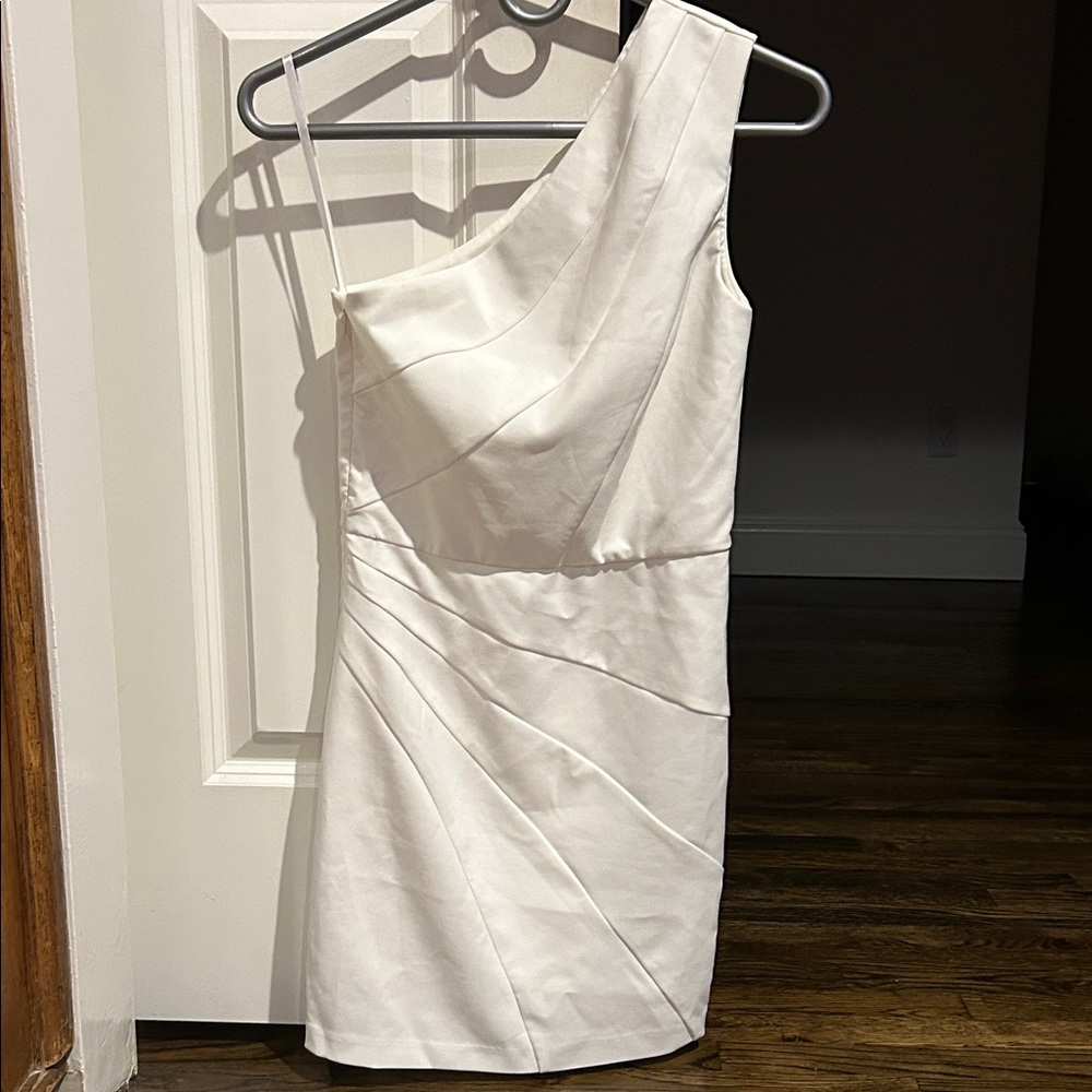 NWT Michael Costello X Revolve Elegant “Ava”White One-Shoulder Dress Size XS - Picture 4 of 8